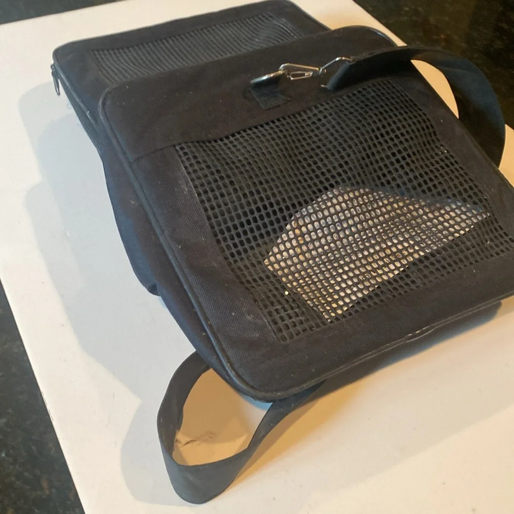 NWT Pets-On-The-Go #76006 Black Canvas Pet Carrier